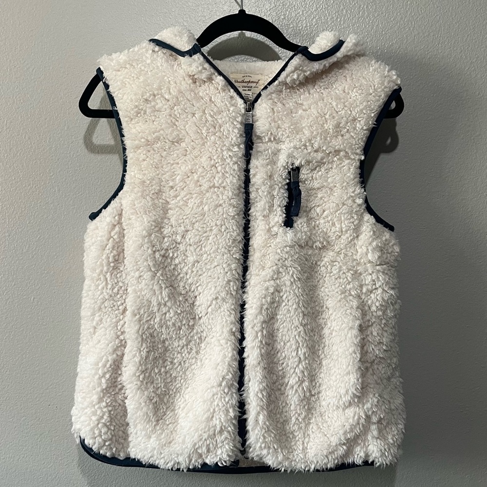 WEATHERPROOF VINTAGE- Comfy Sherpa Full Zip Vest in White with Navy deta… - Picture 2 of 5